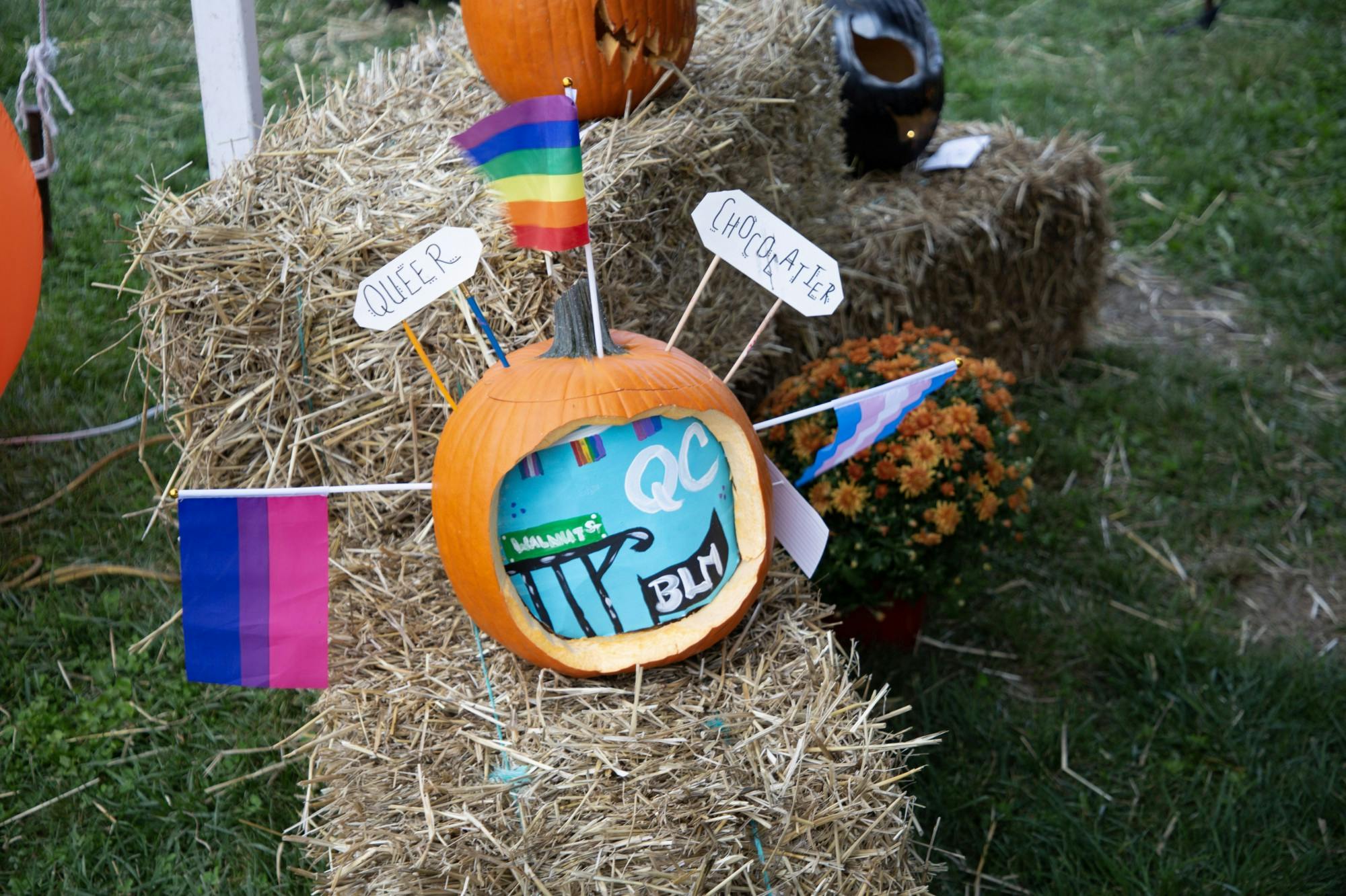 Downtown Muncie hosted the October ArtsWalk which featured artists, vendors, food trucks and live music.&nbsp;