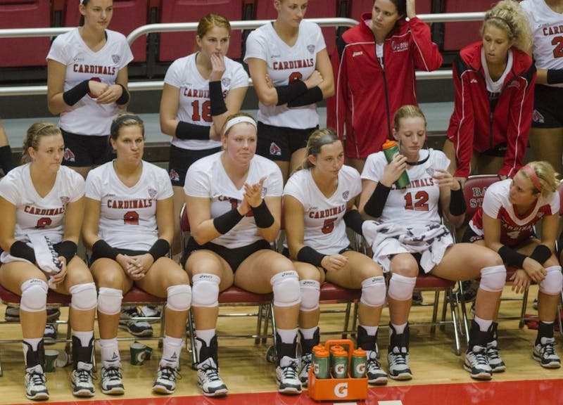 Early injury affects Ball State women's volleyball in MAC quarterfinal match