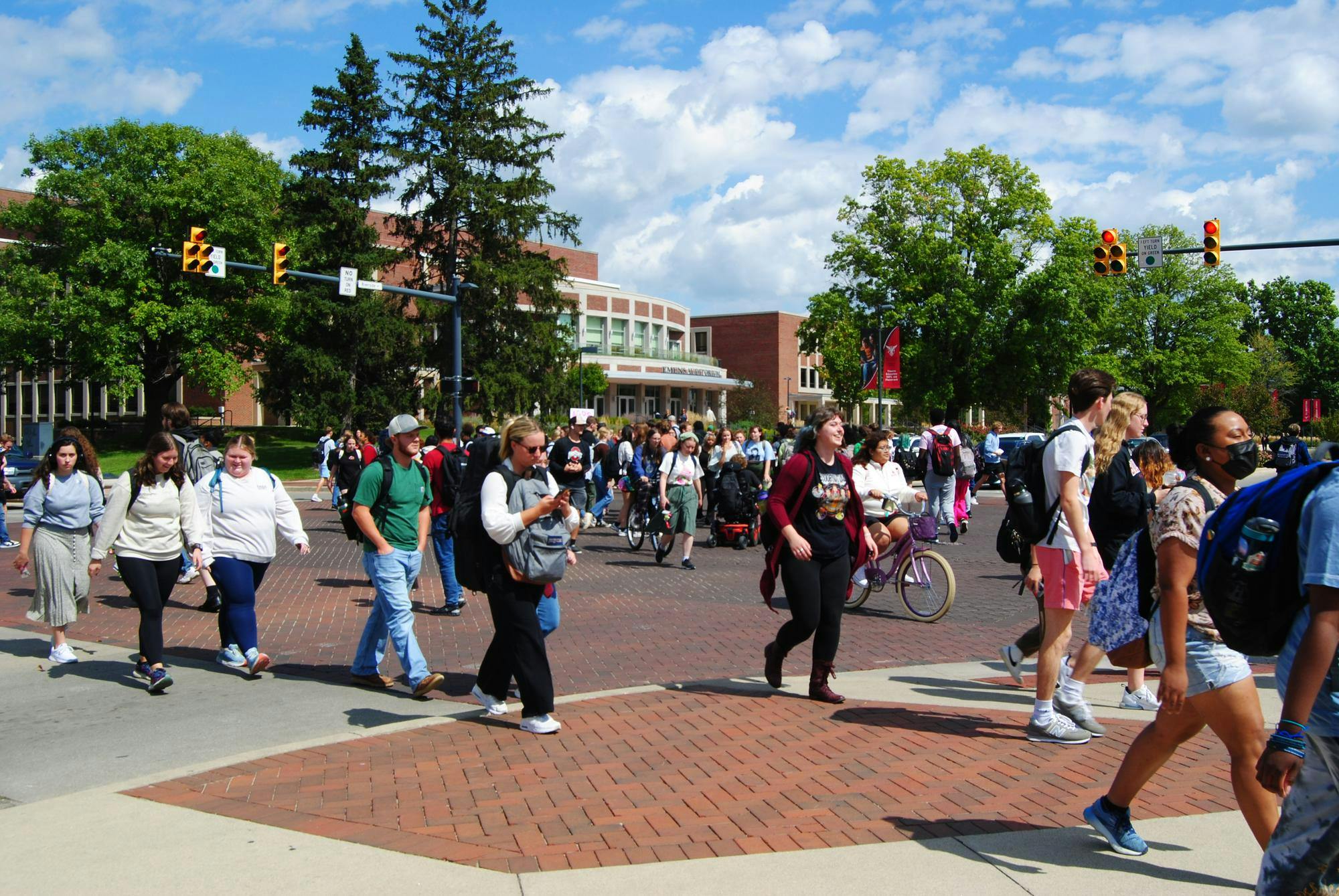 Students walking at the Scramble Light on Ball State’s campus.

NewsLink Indiana, Sophie Schick
