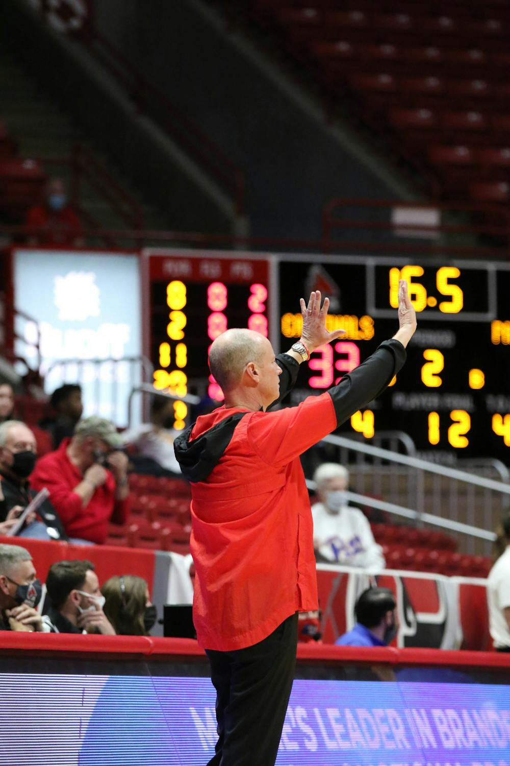 Ball State Women's Basketball head coach Brady Sallee calls a play from the sidelines at Worthern Arena Dec. 4. The Cardinals lost 54-64 against the University of Pittsburgh. Eli Houser, DN