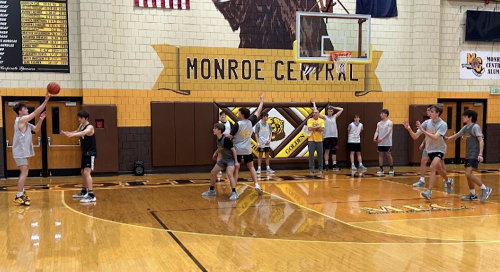 Monroe Central Boys Basketball heads to sectionals
