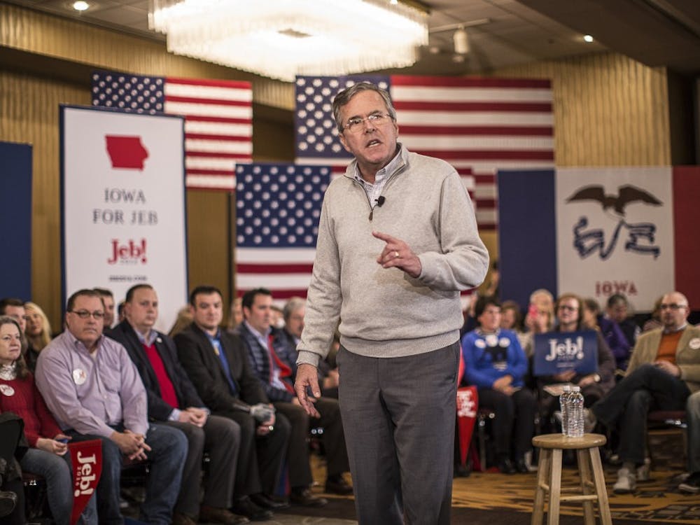 Republican presidential candidate Jeb Bush holds a town hall and rally in Des Moines, Iowa, on Monday, Feb. 1, 2016. (Bill Putnam/Zuma Press/TNS)