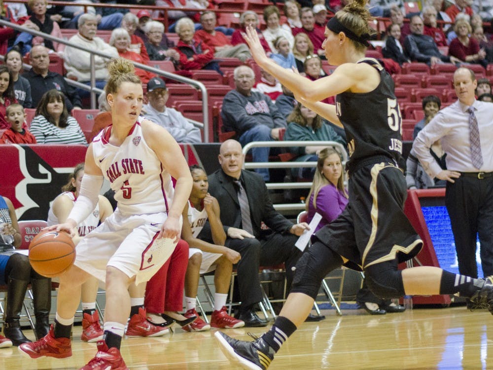 Sophomore guard Jill Morrison looks for an open teammate to pass the ball to during the game against Western Michigan on Jan. 10 at Worthen Arena. DN PHOTO BREANNA DAUGHERTY