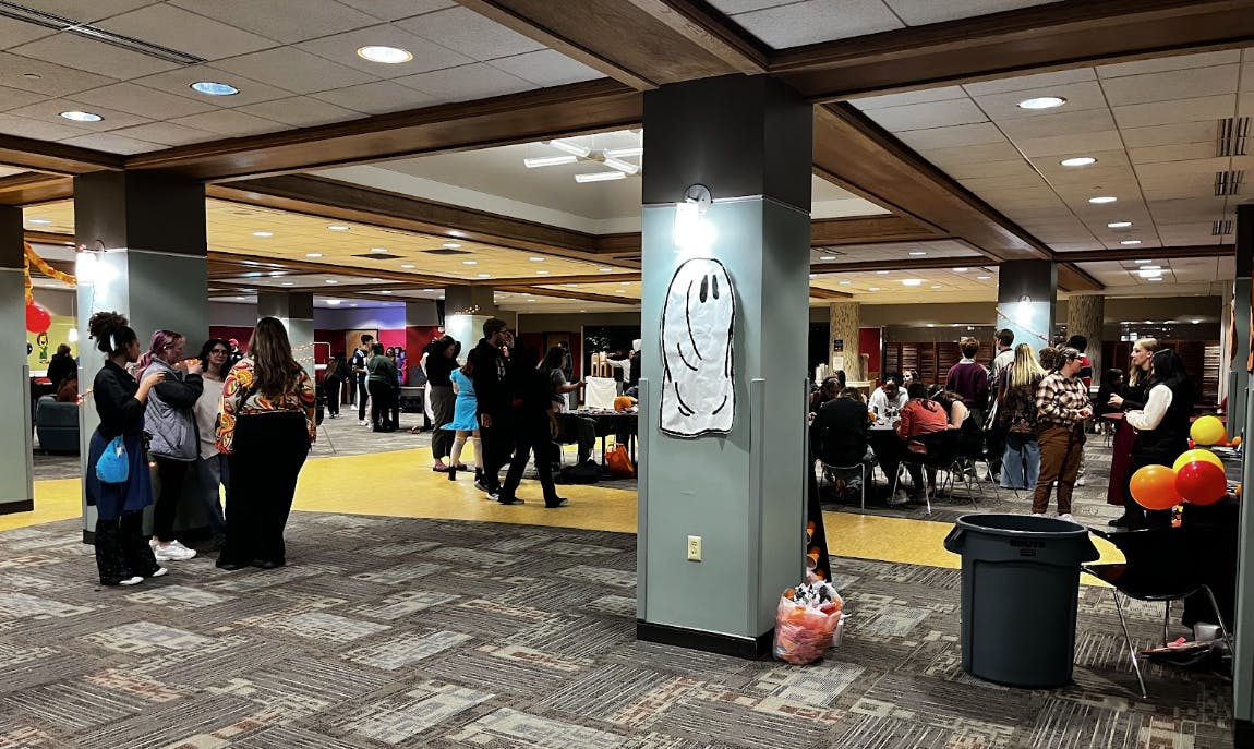 Noyer Residence Hall begins to fill with students as the festival begins. 
