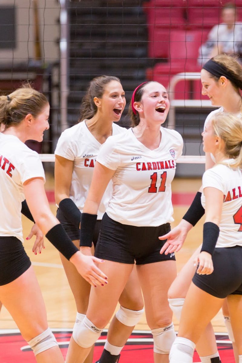 Women's volleyball opens season at Indiana Invitational