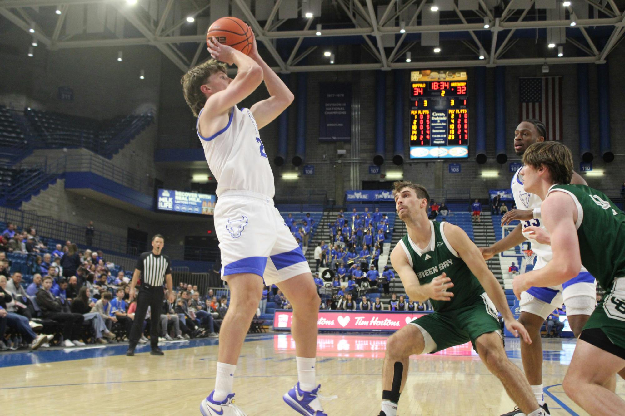 Men's basketball against Green Bay.