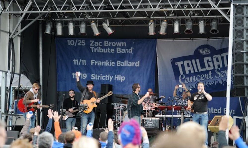 The Zac Brown Tribute Band took the original country band&rsquo;s music and molded it into their own sound, becoming a grammy award winning tribute band. They performed Saturday in front of a crowd that braved the windy weather to see the band perform prior to the Bulls&rsquo; loss against Central Michigan.&nbsp;Yusong Shi, The Spectrum