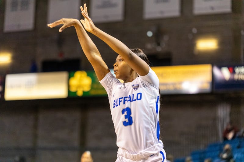 Jazmine Young exceeds 1,000 career points in women’s basketball’s 9173