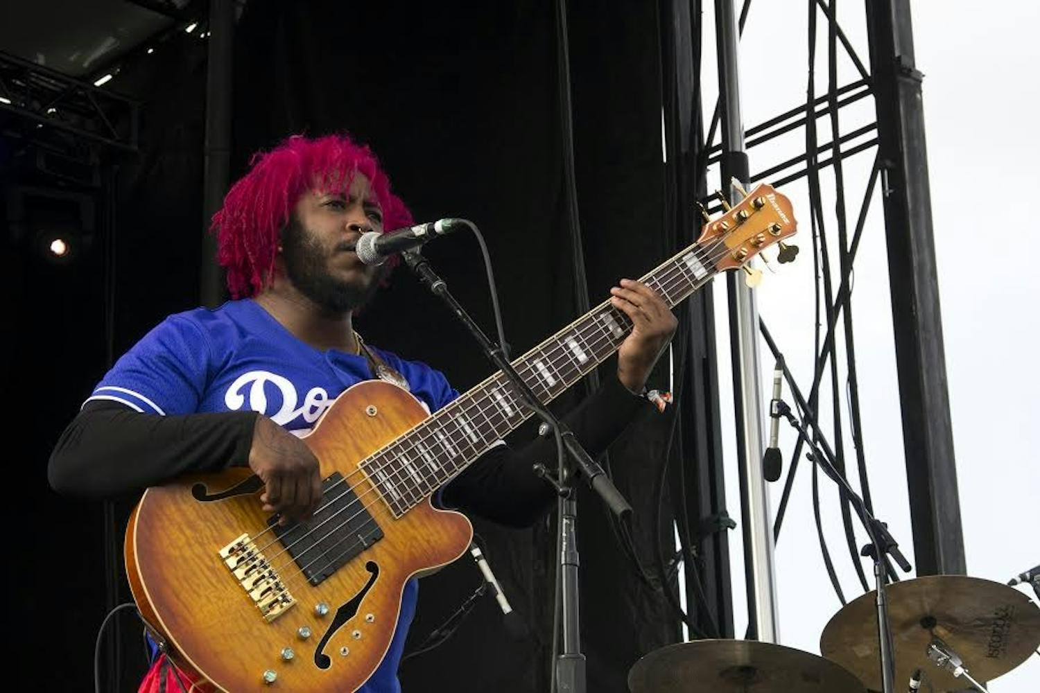 Thundercat, a Grammy-award winning bassist, performed at Field Trip in Toronto this past weekend. Thundercat wooed fans with charming performances like "A Fan's Mail (Tron Song Suite II)" and heavy cuts like "Them Changes" from his album Drunk.&nbsp;