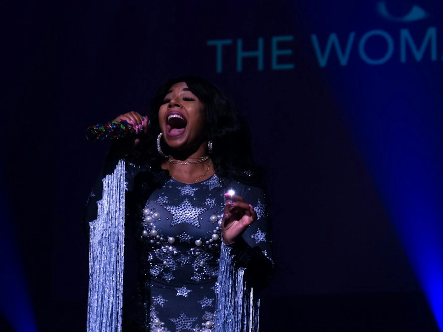 The Fall Fest Concert Series wrapped up on Saturday night, bringing a female-dominated performance led by Ashanti, Tinashe and Queen Naija.