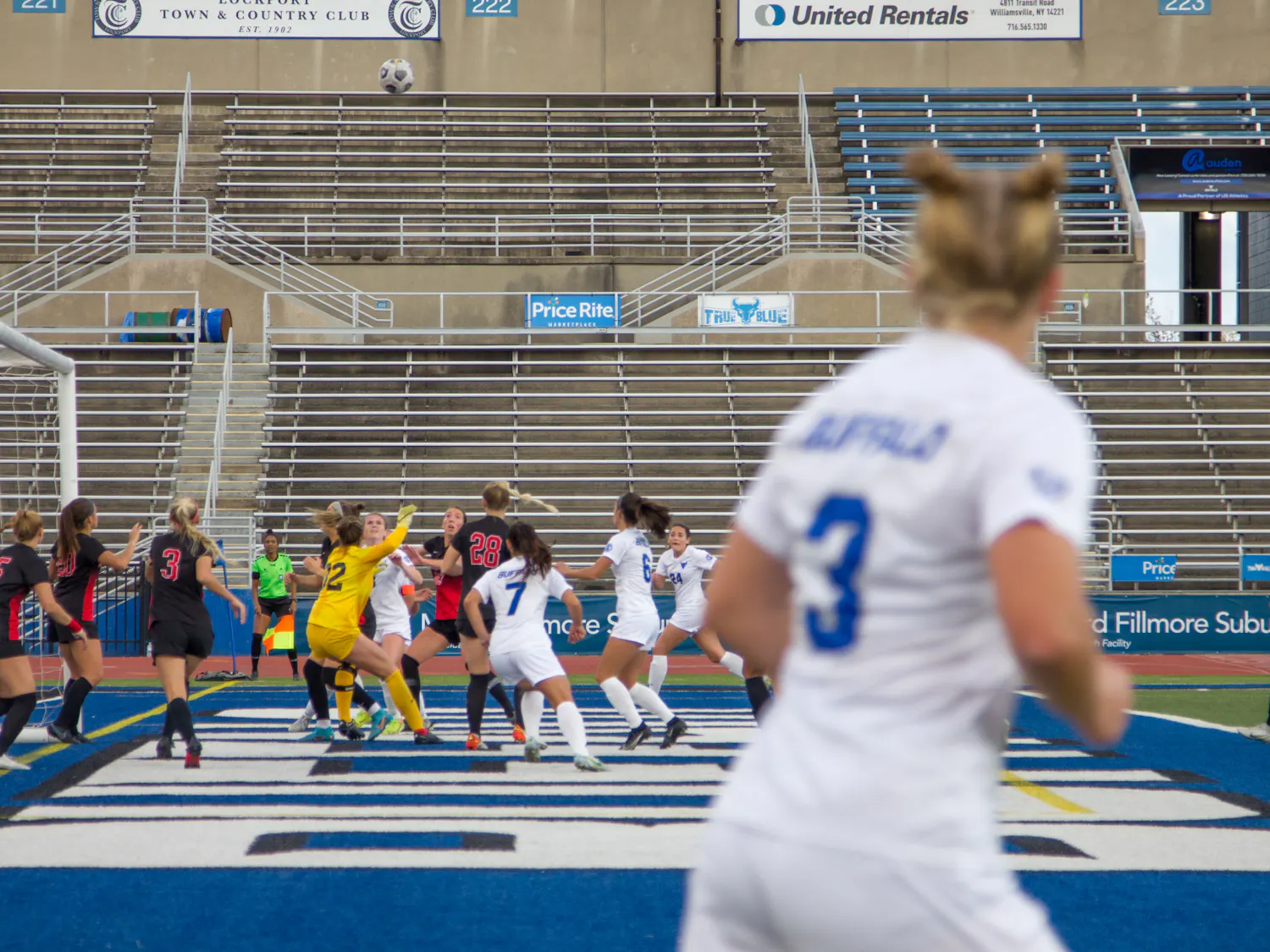 Women's soccer won the MAC Championship, pictured here, in 2022.