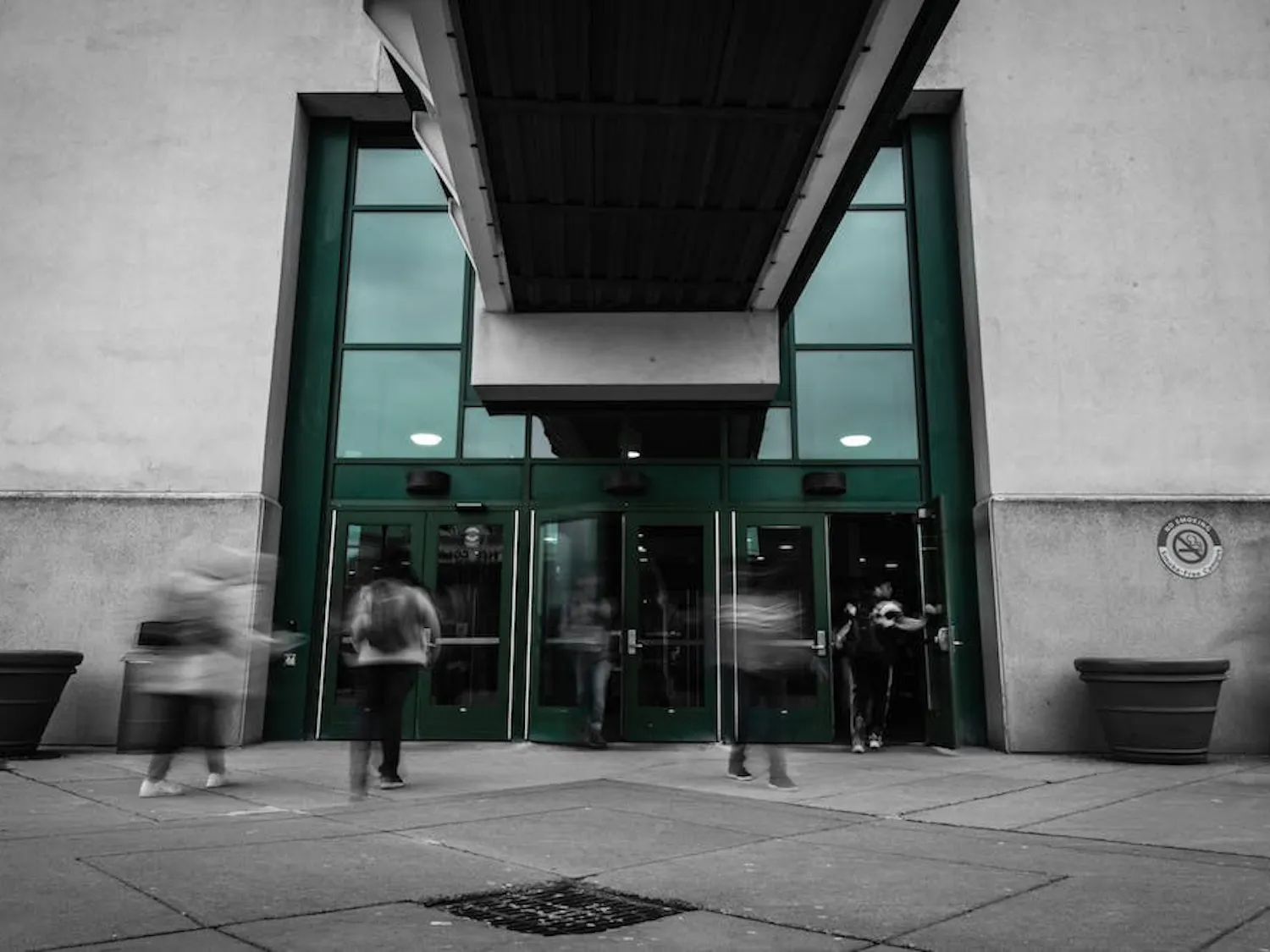 The Student Union hosts a wide variety of events where students can drop in to have a snack and chat with each other. 