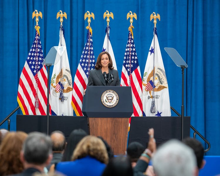 ‘Please lead’: Vice President Kamala Harris visits North Campus ...