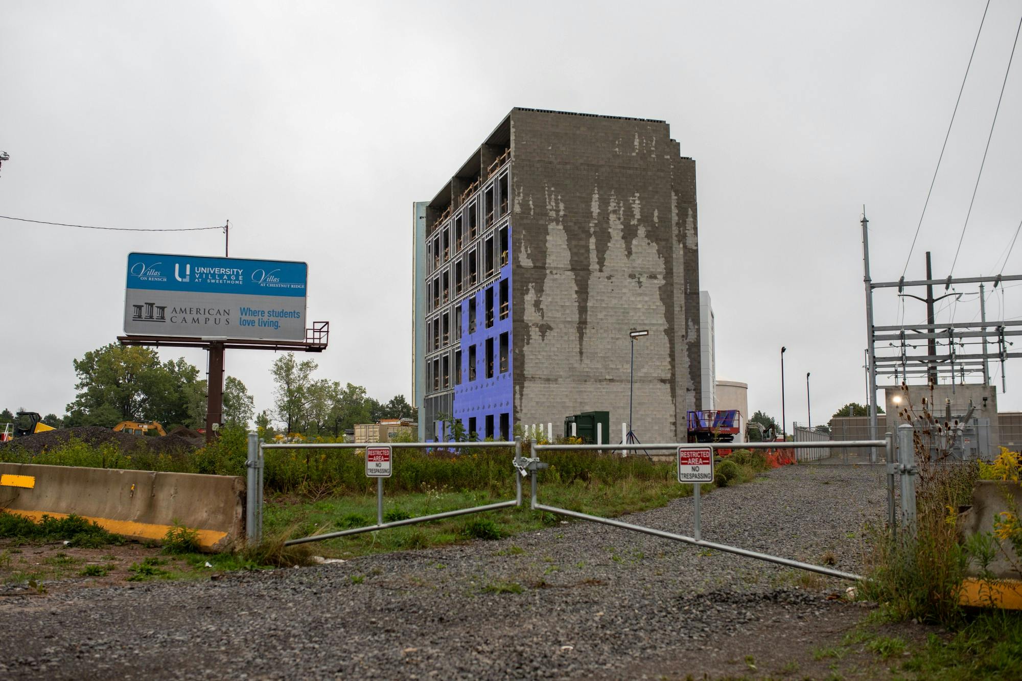 Air Buffalo’s delayed construction will prevent students from living there until “at least October 15th.”