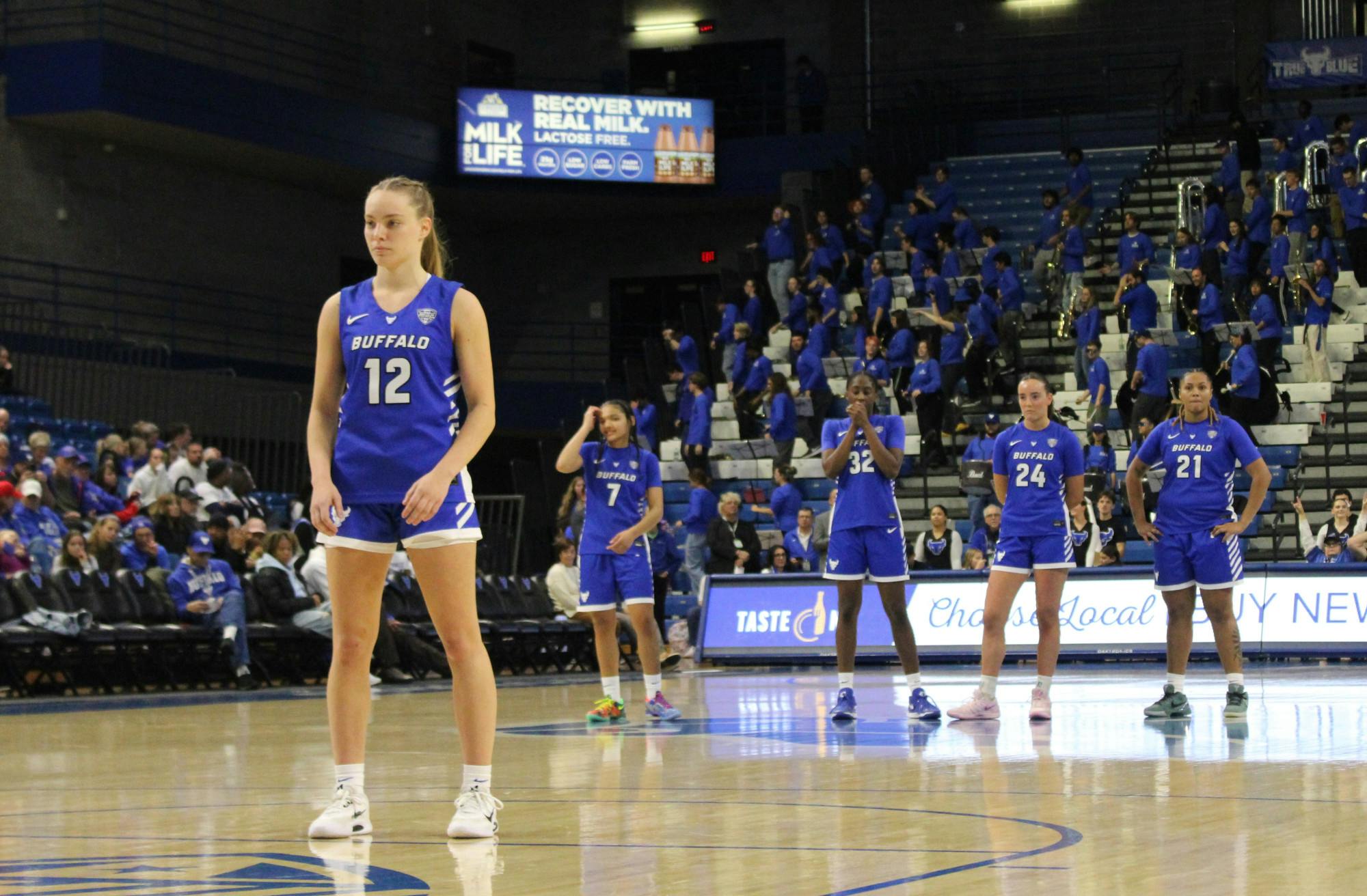 Junior guard Paula Lopez.