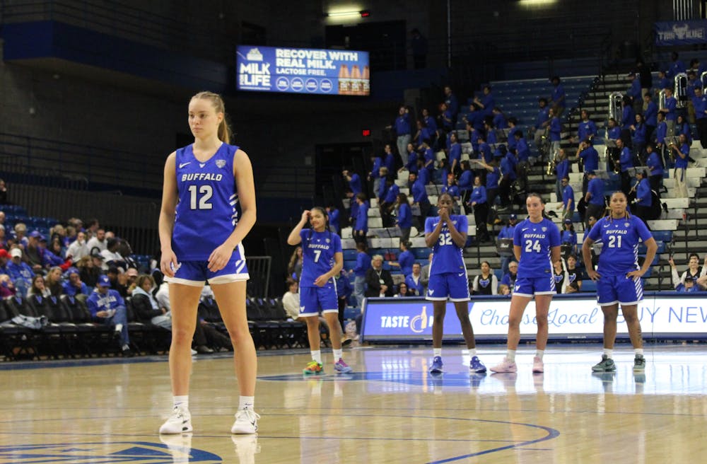 Junior guard Paula Lopez.