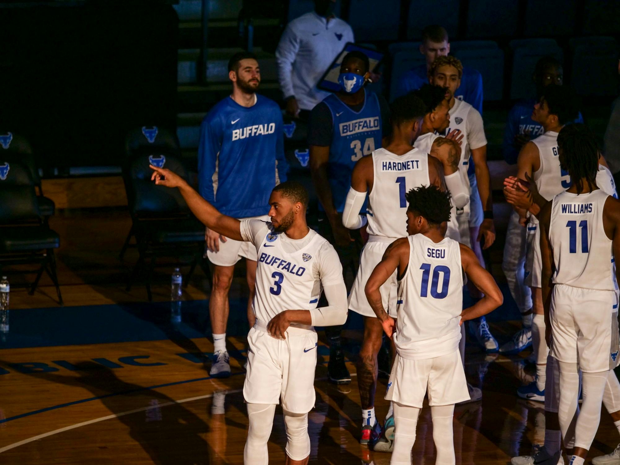 ub men's basketball roster
