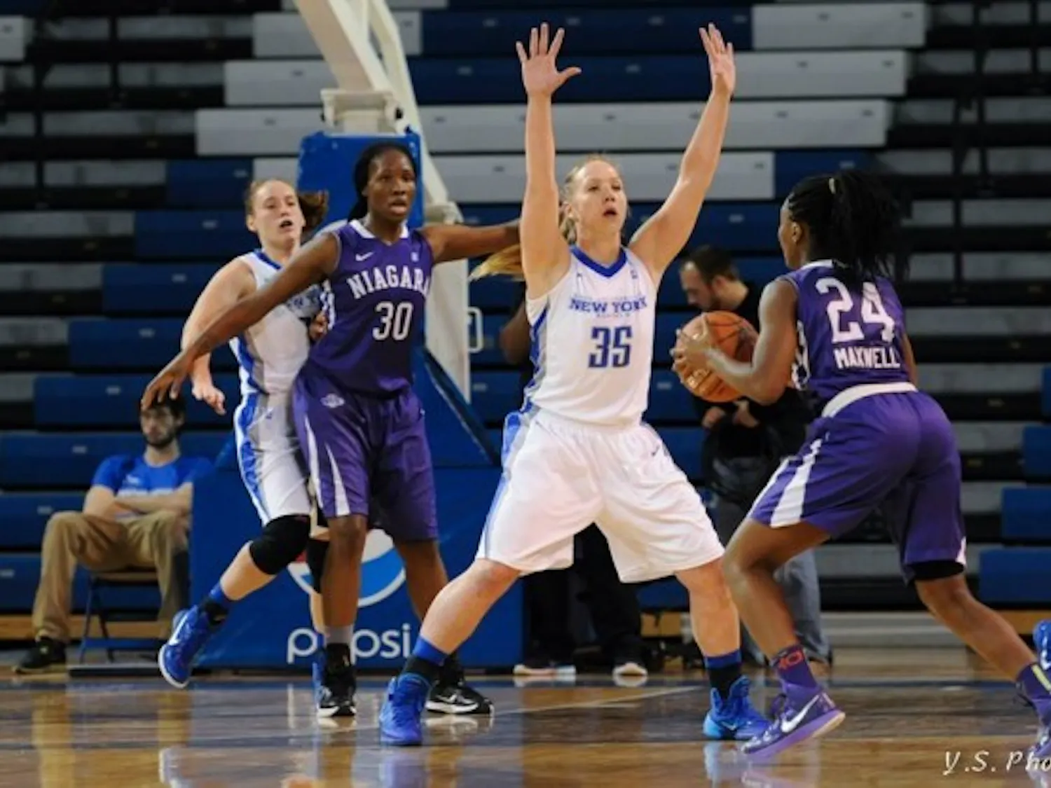 Junior guard Mackenzie Loesing recorded her 1,000th career point and 100th three-point shot in the 66-58 loss on Wednesday.
Yusong Shi, The Spectrum