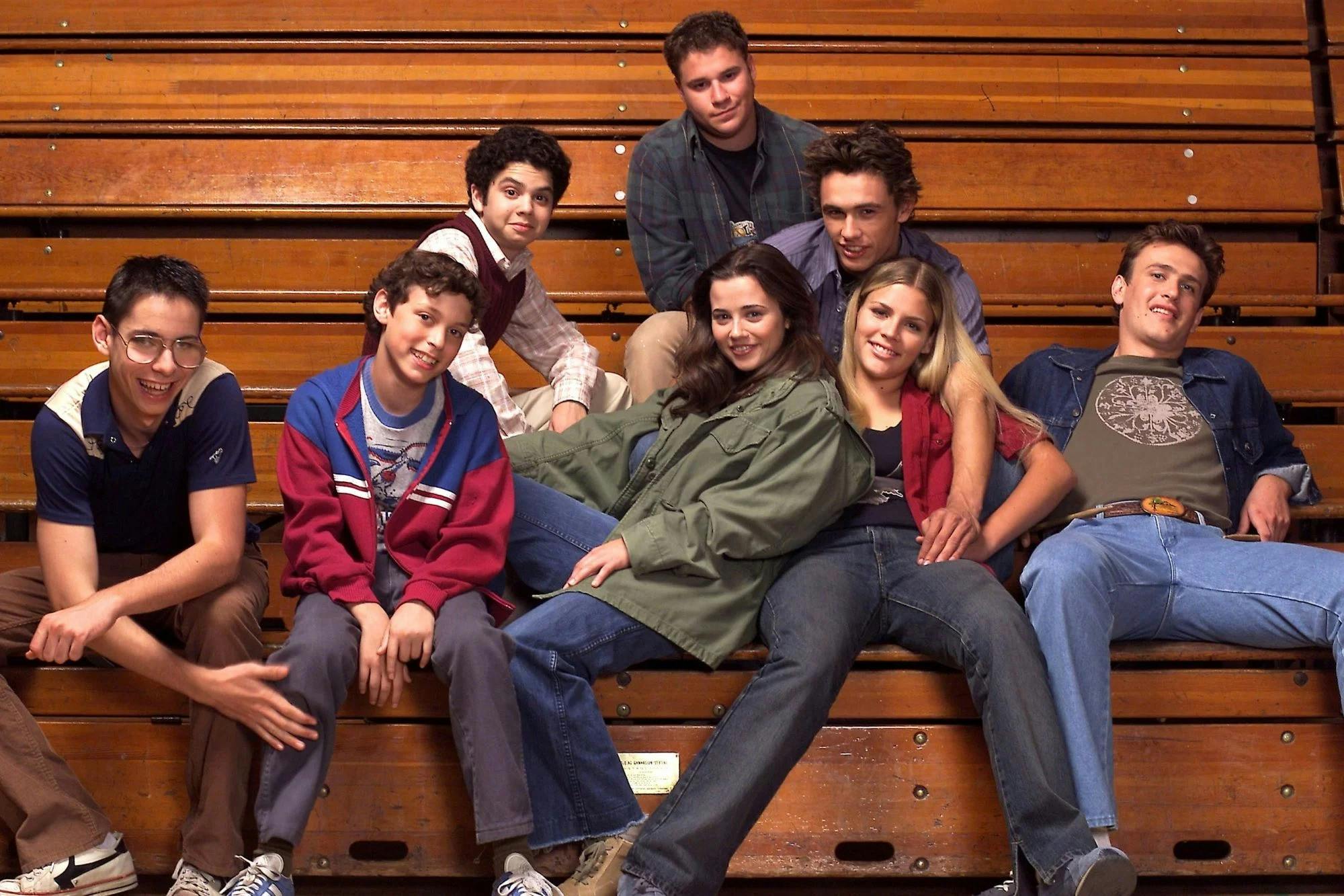 “Freaks and Geeks” is late 1990s television at its finest, as it follows Lindsay, a high schooler who is trying to escape her “goody-two-shoes” reputation by hanging out with the troubled “freaks” at school.