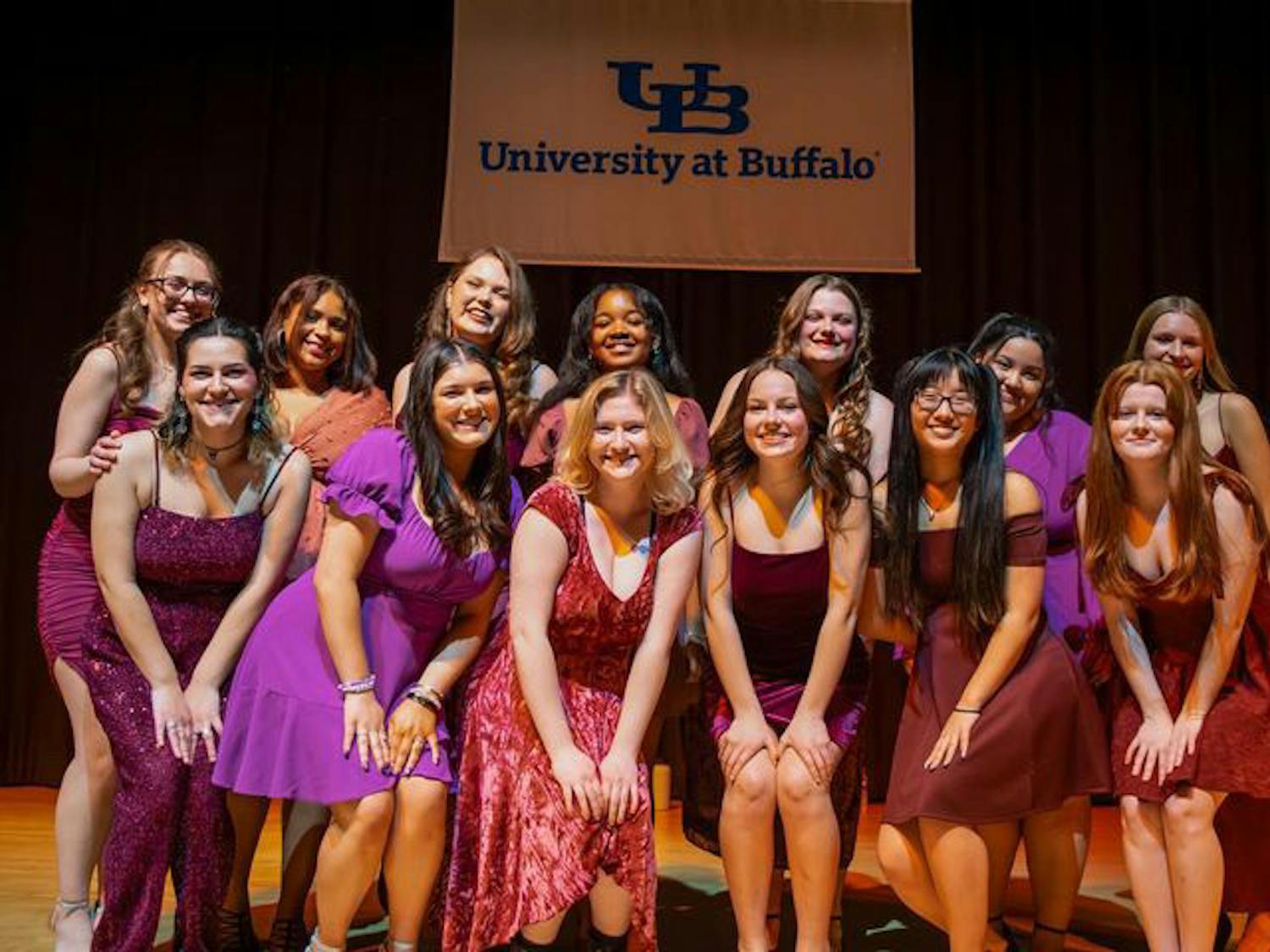  The Royal Pitches’ “Visions of Sugarplum” ends the winter semester with covering radio hits. 