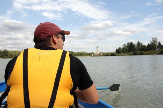 Senior archaeology major Nick Derrick explores Lake LaSalle via rowboat after Monday&rsquo;s ribbon cutting ceremony.&nbsp;Andy Koniuch, The Spectrum