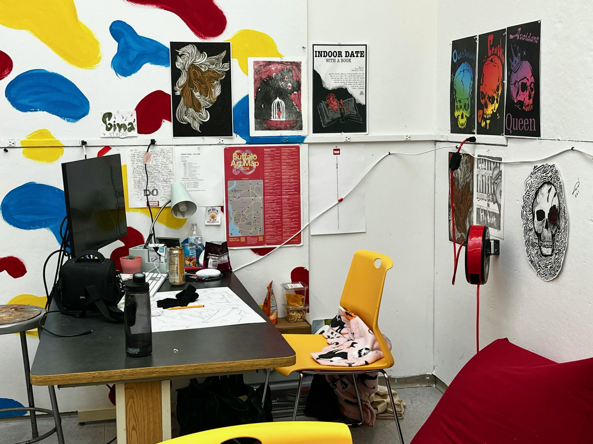 Academic life in the art department starts off like many other degree programs: pick a major and select a concentration within that major. Students are required to complete a variety of art classes, and then a few more specific classes that fit into their concentration. 