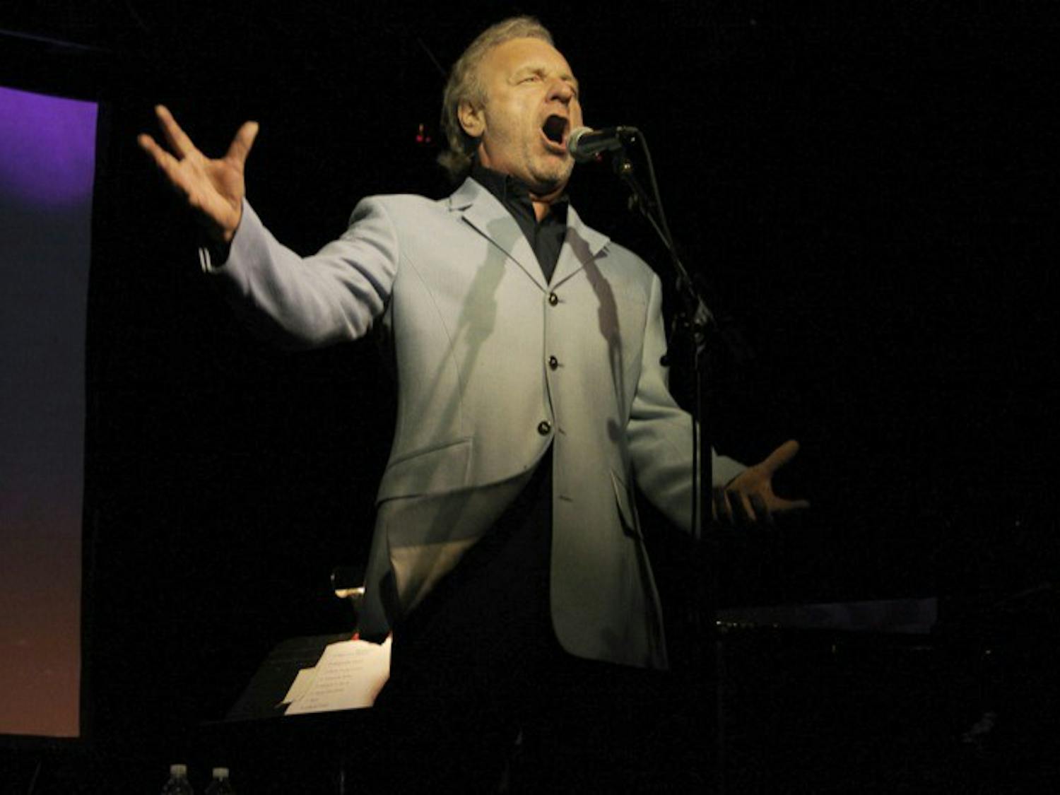 Lauded Broadway performer Colm Wilkinson, known for his performances in “The Phantom of the Opera” and “Les Misérables,” gave a charming concert on Tuesday, Nov. 10 at the Center for the Arts. Among his famous theatrical songs, Wilkinson even performed songs from The Beatles catalogue.