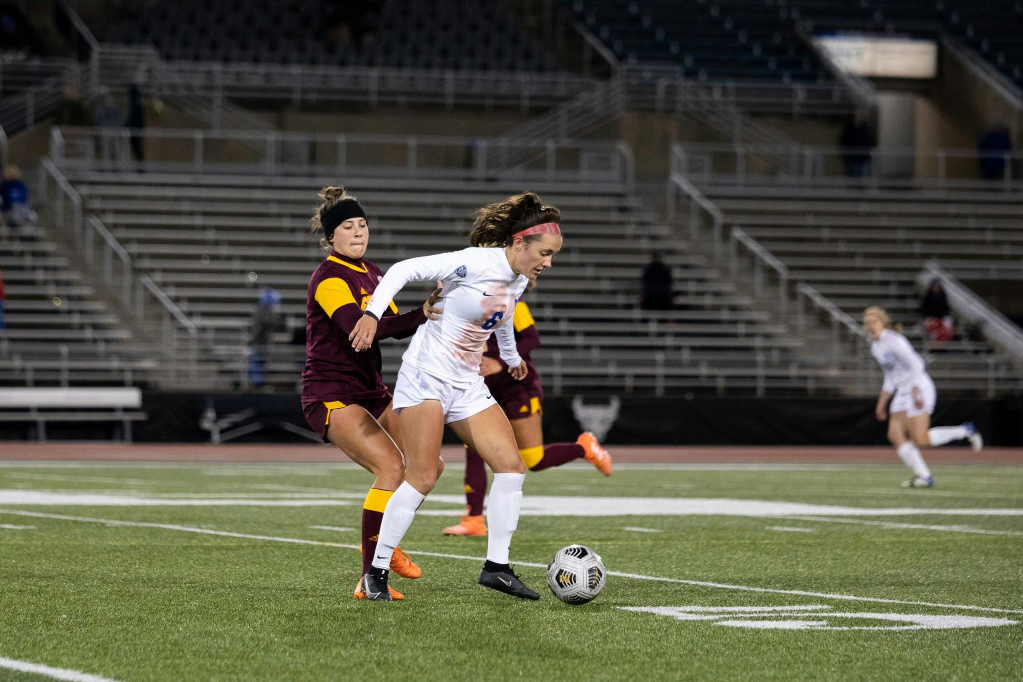 Women's soccer secures spot in MAC tournament with 2-1 win over