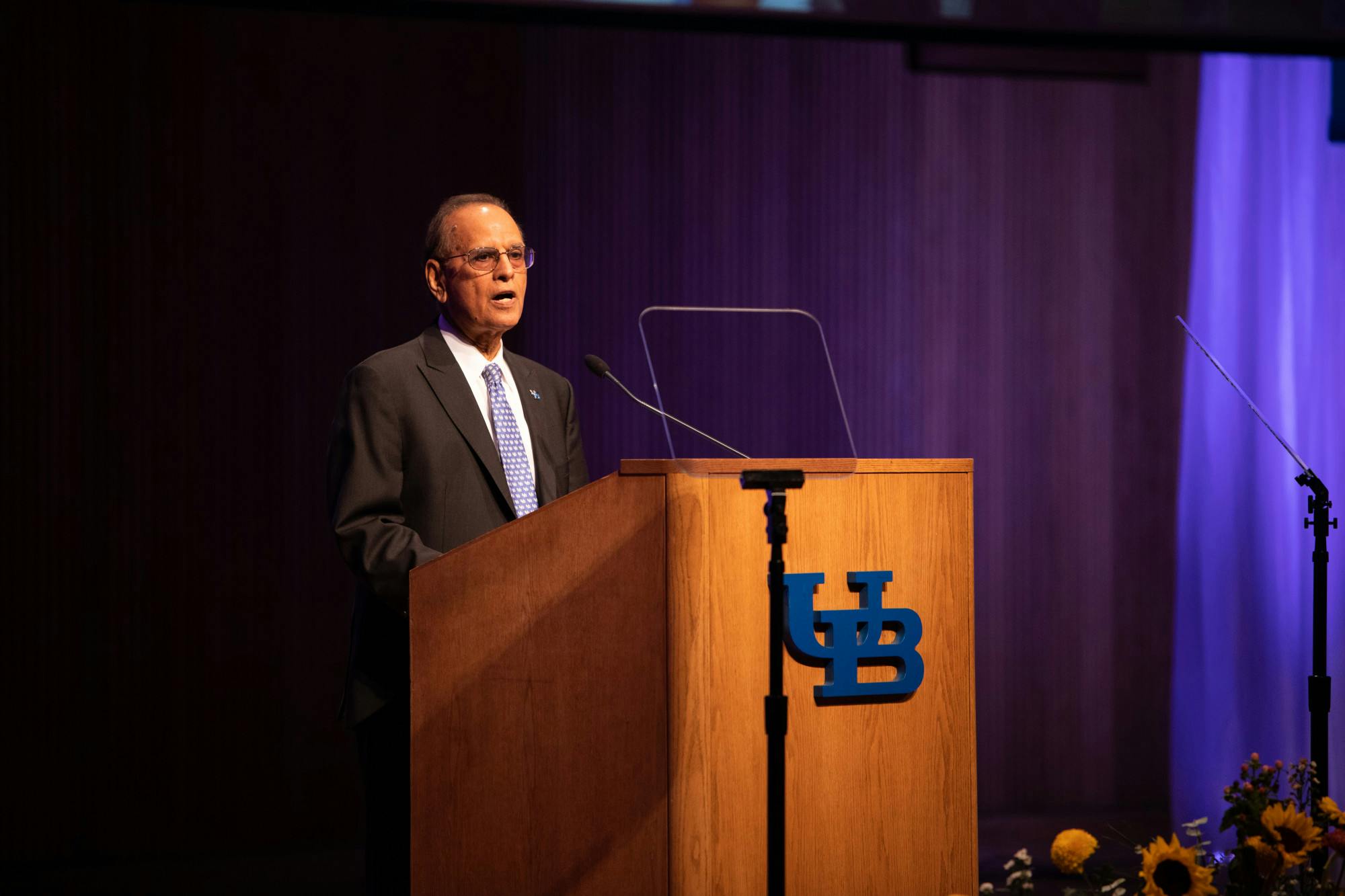 President Satish Tripathi speaks at the annual State of the University Address. The faculty senate will hold a confidence vote on Robin Schulze, the Dean of the College of Arts and Sciences, President Satish Tripathi, and Provost A. Scott Weber on April 16 at 3 p.m.

