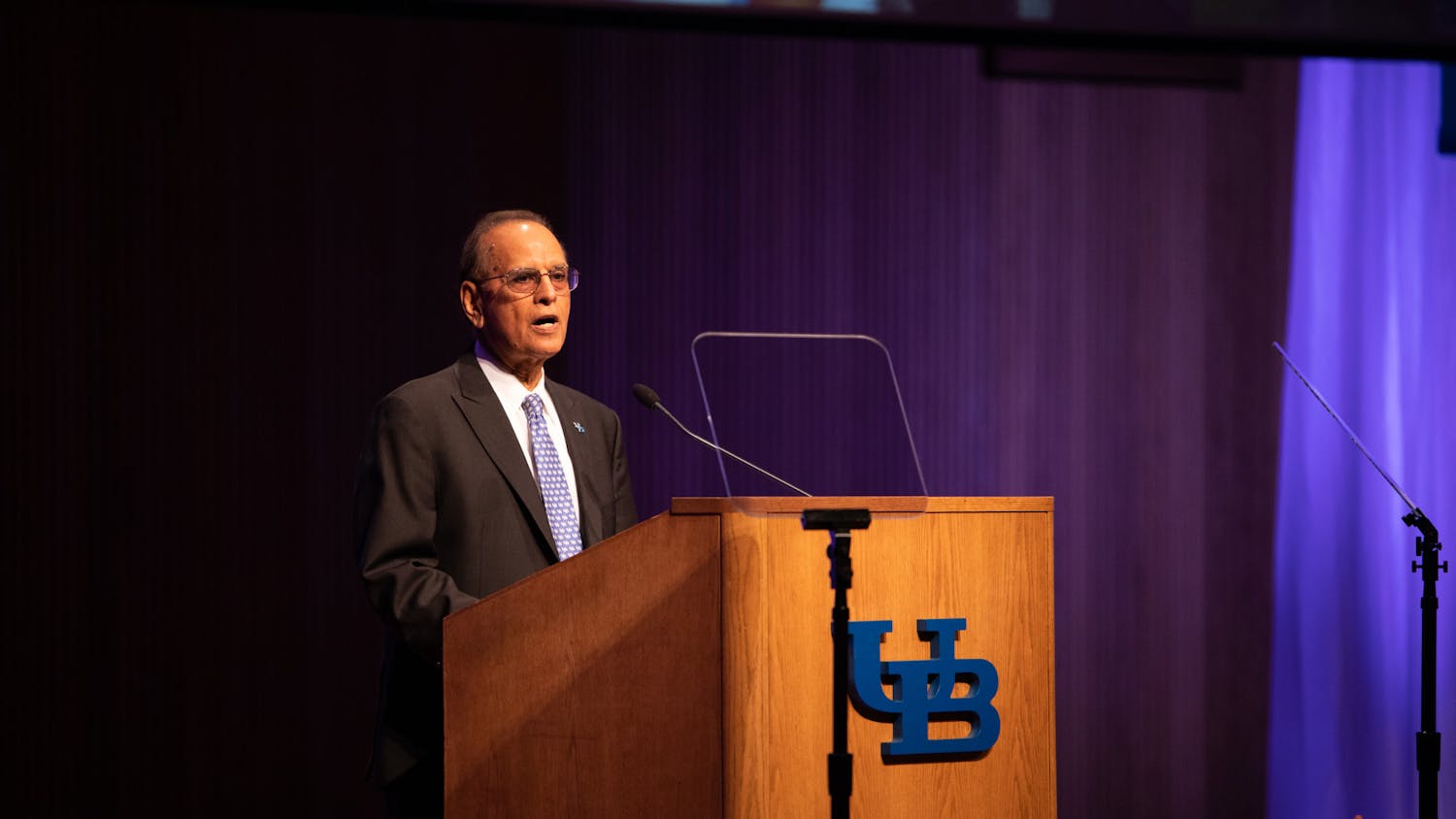 President Satish Tripathi speaks at the annual State of the University Address. The faculty senate will hold a confidence vote on Robin Schulze, the Dean of the College of Arts and Sciences, President Satish Tripathi, and Provost A. Scott Weber on April 16 at 3 p.m.

