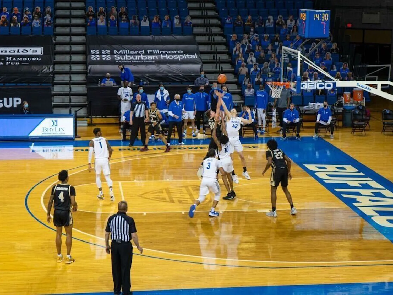 UB men's basketball wins in an 86-54 victory over Western Michigan.