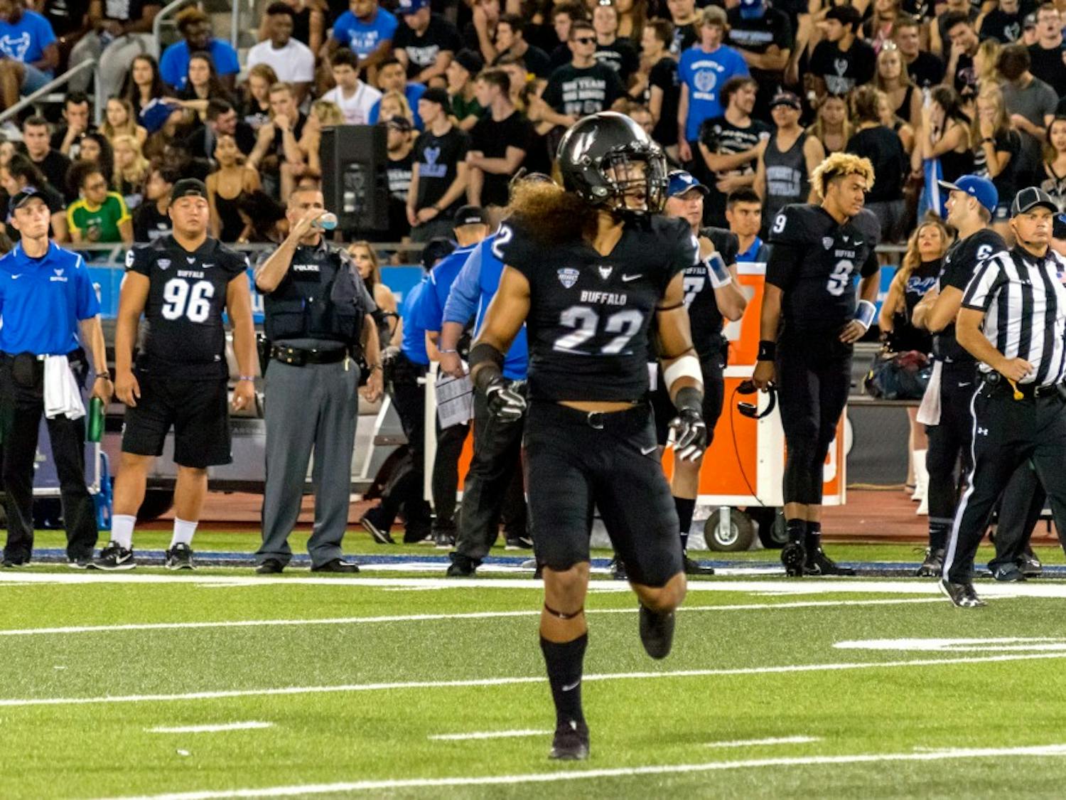 Senior safety Tim Roberts on the fi eld against FAU. Roberts is a Louisiana native who transferred to Buffalo two years ago after playing junior college football in California.