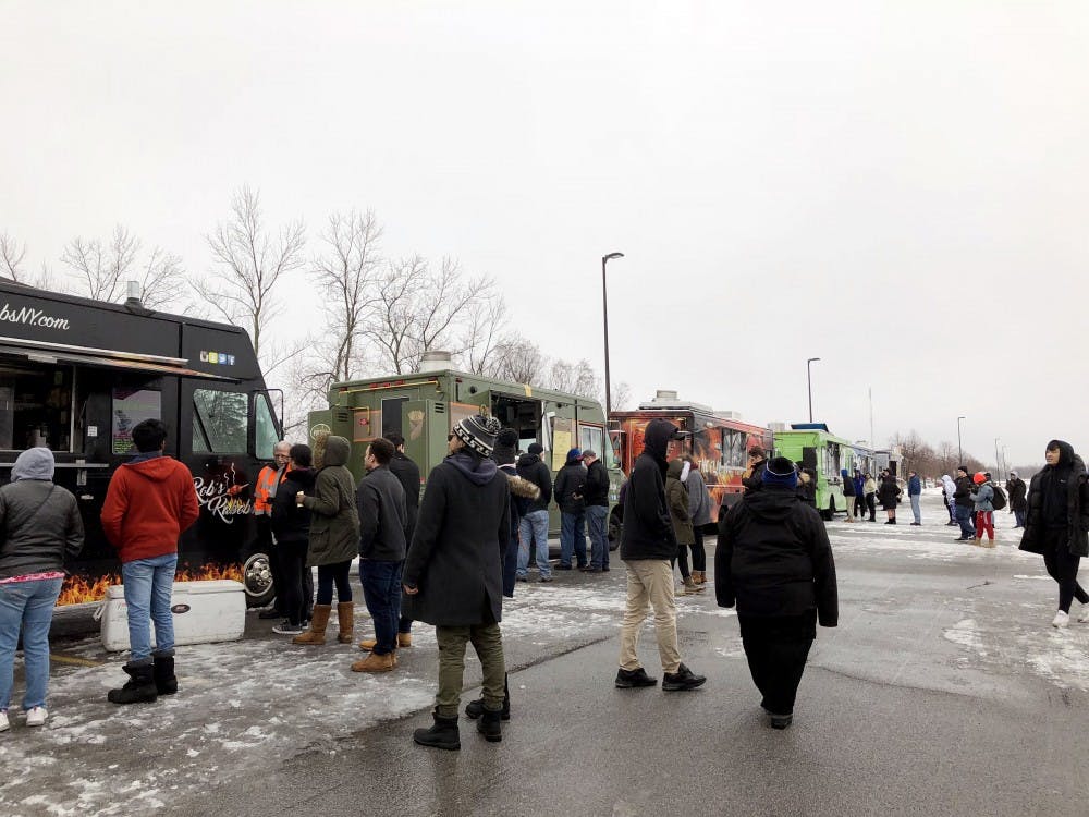 <p>Students braved the cold to taste poutine, kabobs and mac and cheese at SA’s annual Buffalo Untapped.</p>