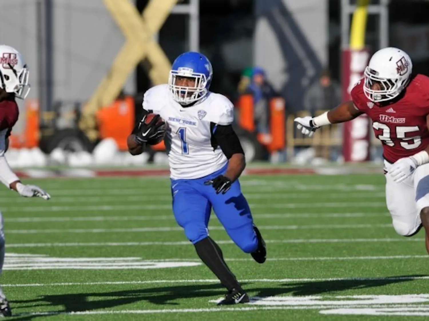 Junior running back Anthone Taylor ran for 237 yards and two touchdowns in the Bulls' 41-21 victory over Massachusetts. Buffalo finishes the season 5-6 and 3-4 in the MAC. Thom Kendall, UMass Athletics. 