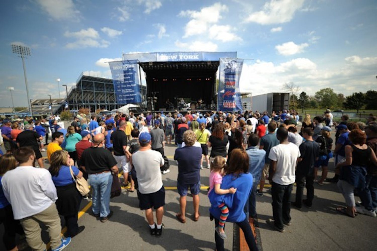 UB&#39;s Tailgate Concert Series continued Saturday with The Spin Doctors. The group&#39;s acrobatic performance entertained the crowd before the Bulls took on Norfolk State.&nbsp;Yusong Shi, The Spectrum