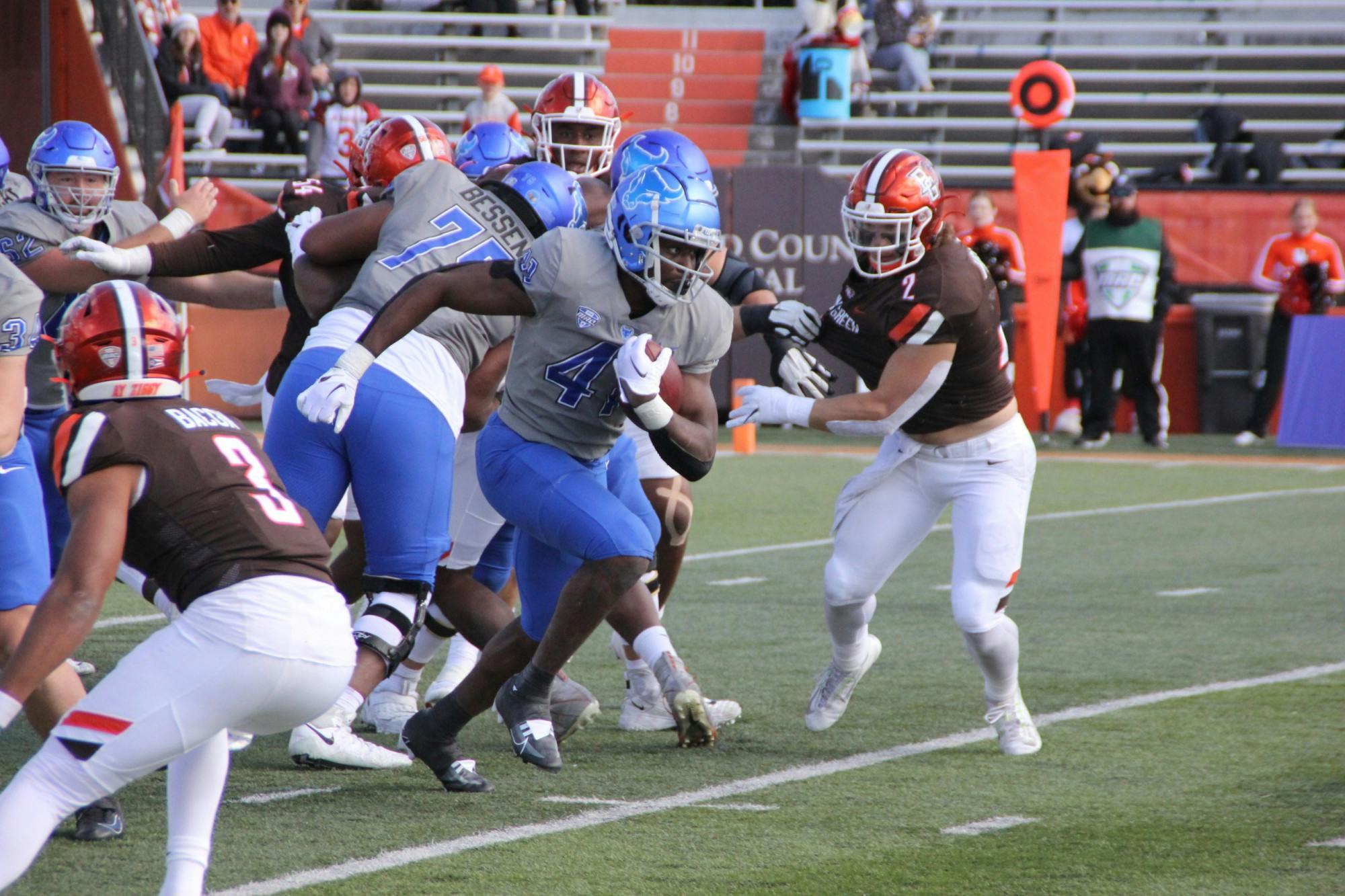 UB Dominates On Both Sides Of The Ball, Win Big At Bowling Green, 38-7 ...