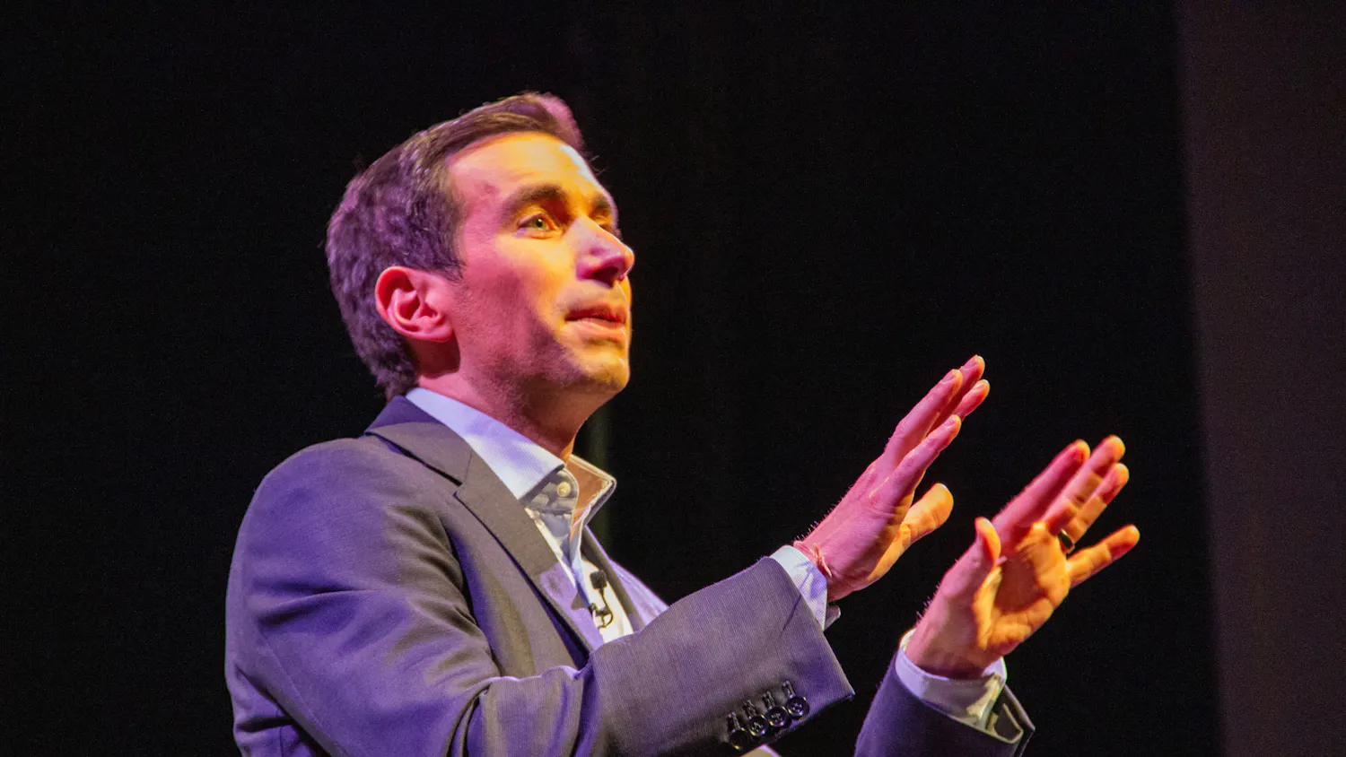 Award-winning New York Times journalist and CNBC’s “Squawk Box” co-anchor Andrew Sorkin held a talk titled, “Inside the Story of 1929 — Writing Through the Wreckage of the American Dream,” Friday night at the Center for the Arts, kicking off UB’s ‘26-27 Distinguished Speakers series.