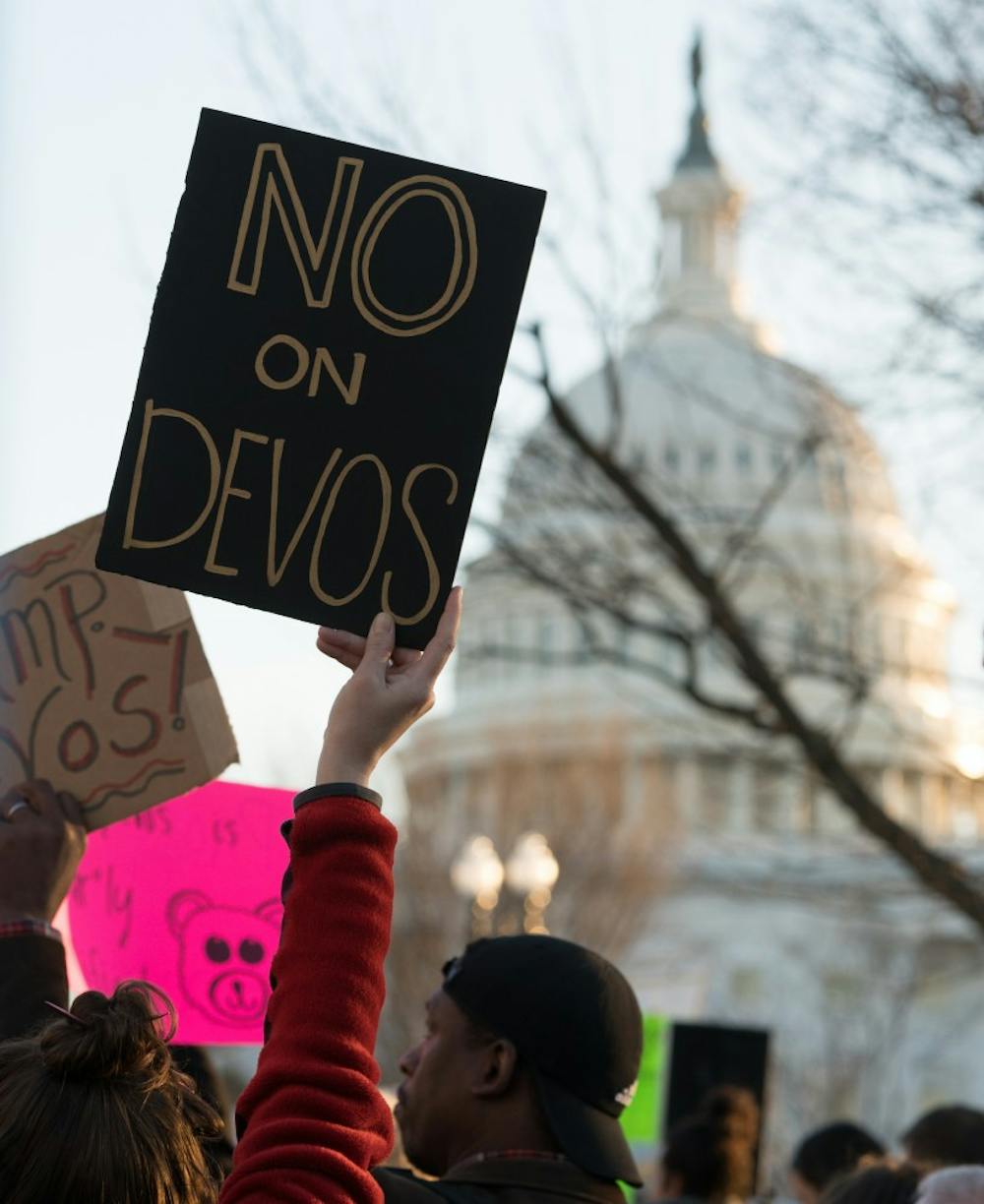 devos