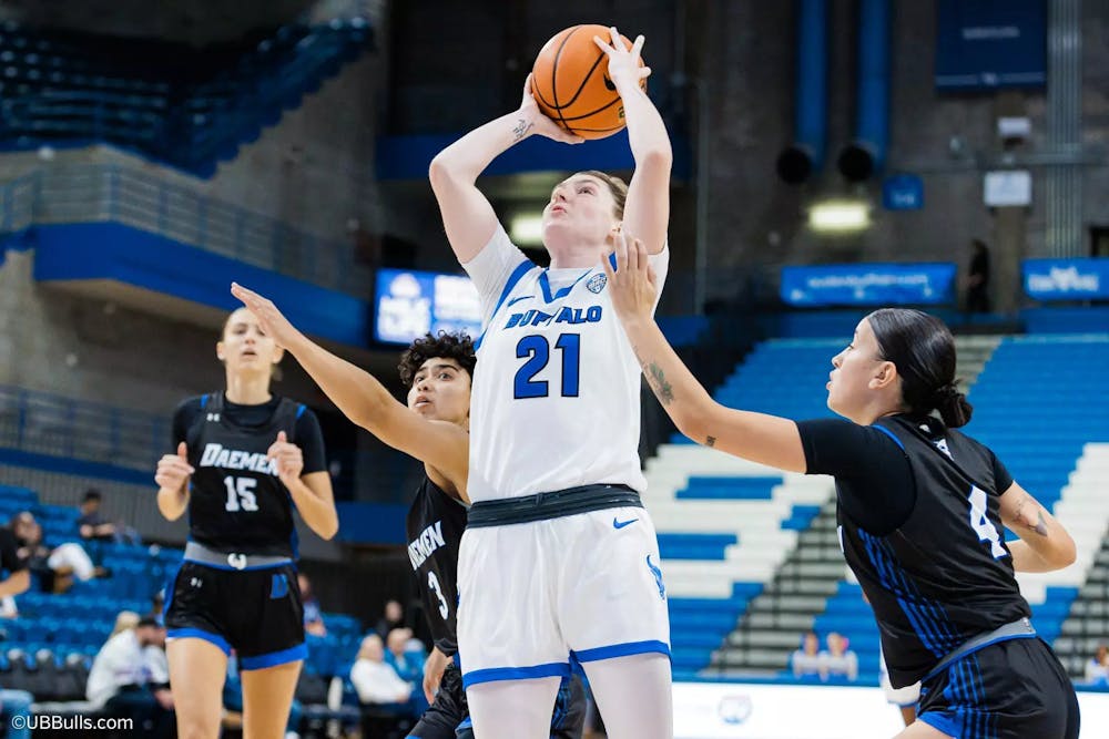 Women's basketball defeated the Daemen University Wildcats 82-38 in an exhibition matchup on Sunday afternoon.