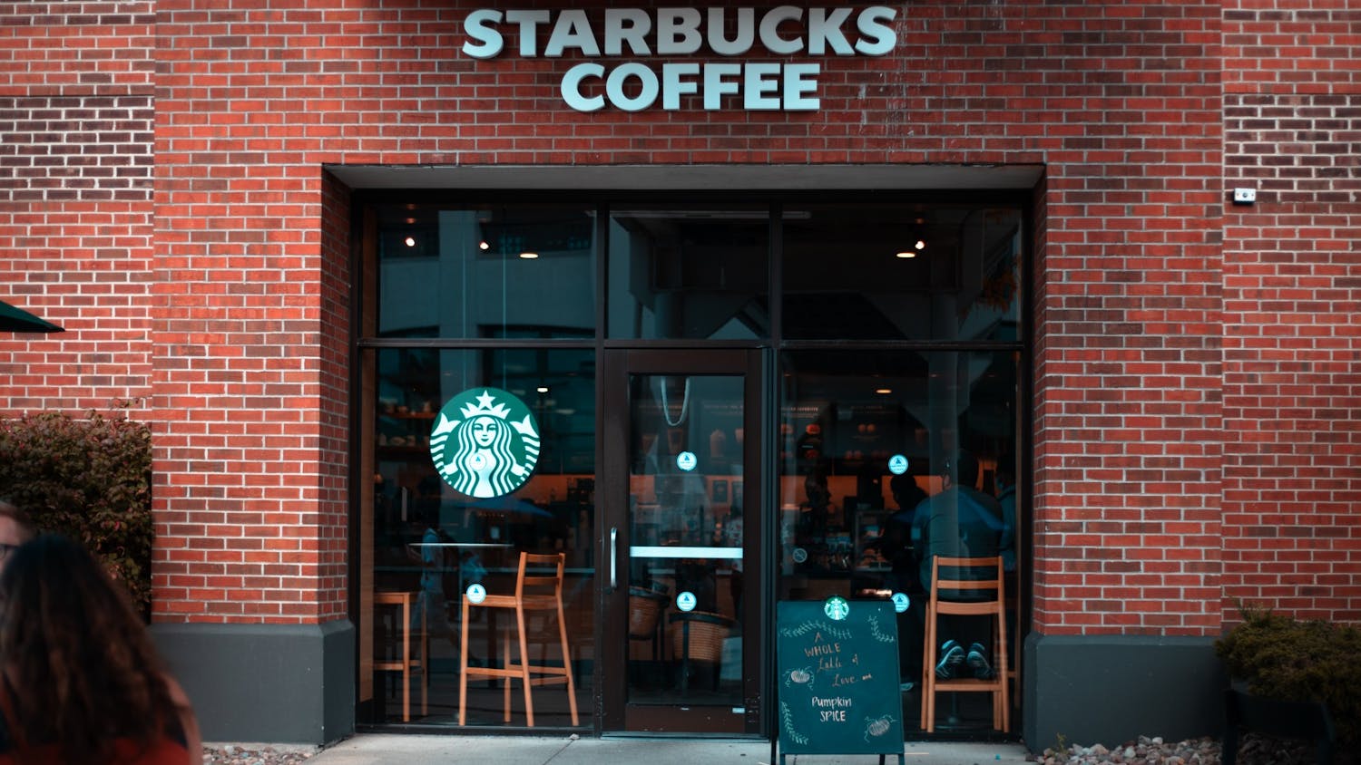 Employees at the Starbucks on Elmwood Avenue voted 19-8 in favor of forming a union last Thursday, making that location the first Starbucks store in the country to unionize.&nbsp;