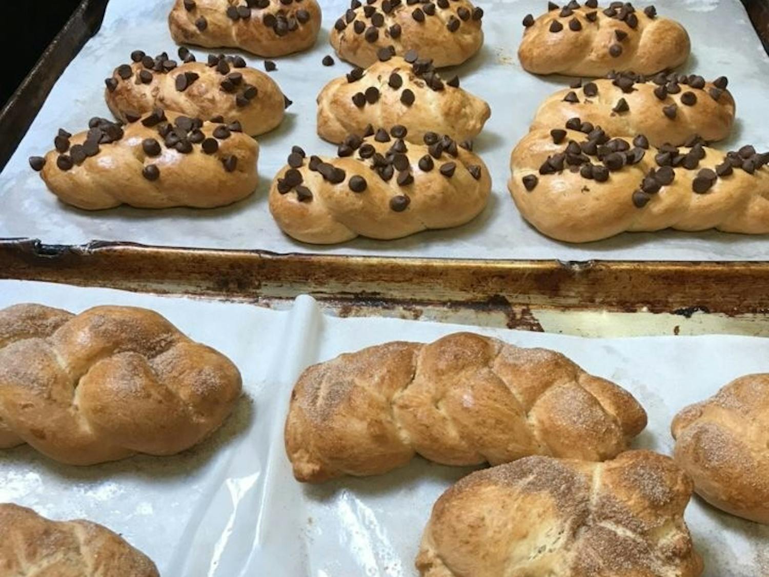 UB’s Challah for Hunger bakes Challah for their 2018 hunger relief drive.