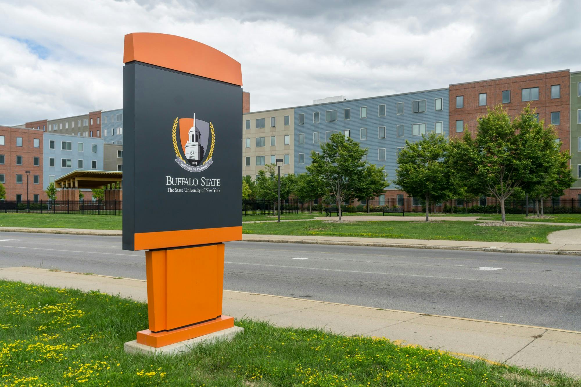 A sign welcomes visitors to Buffalo State College.&nbsp;