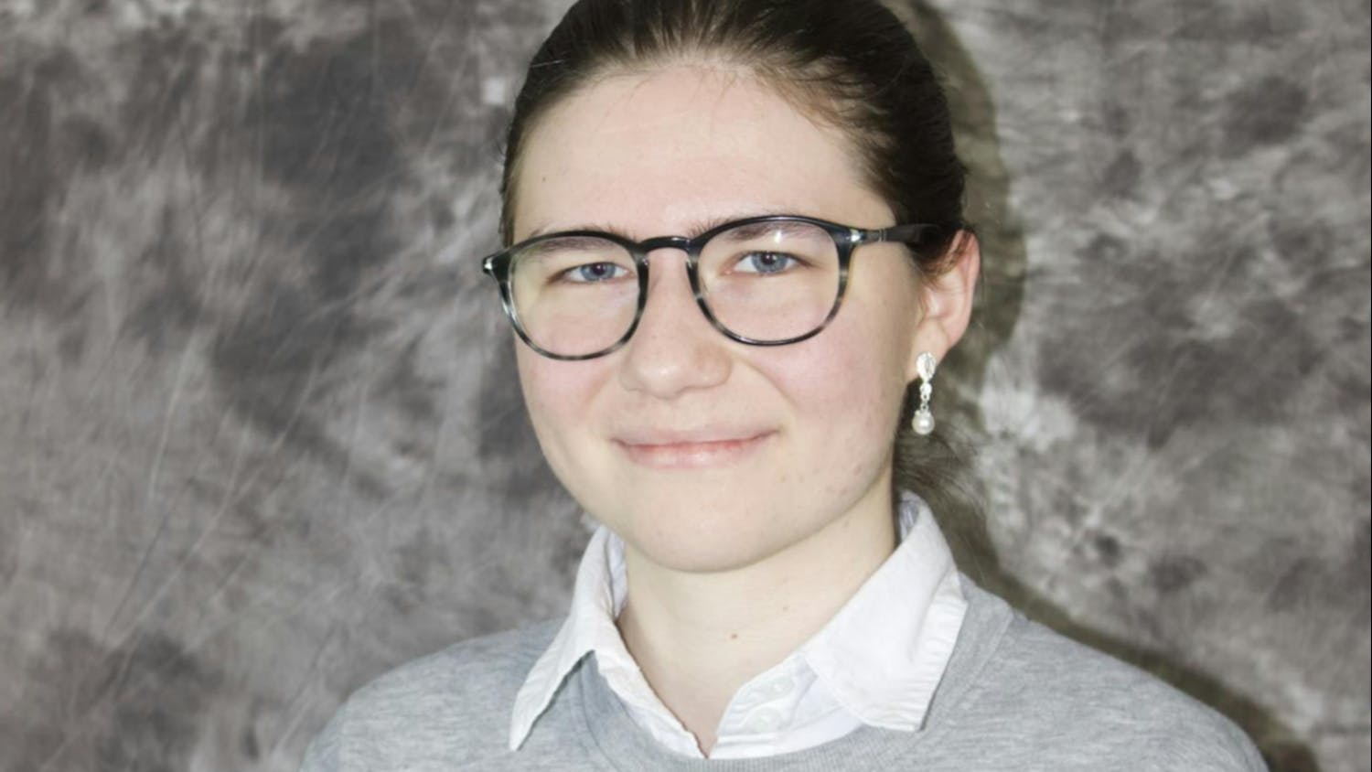 Nadia Brach headshot.