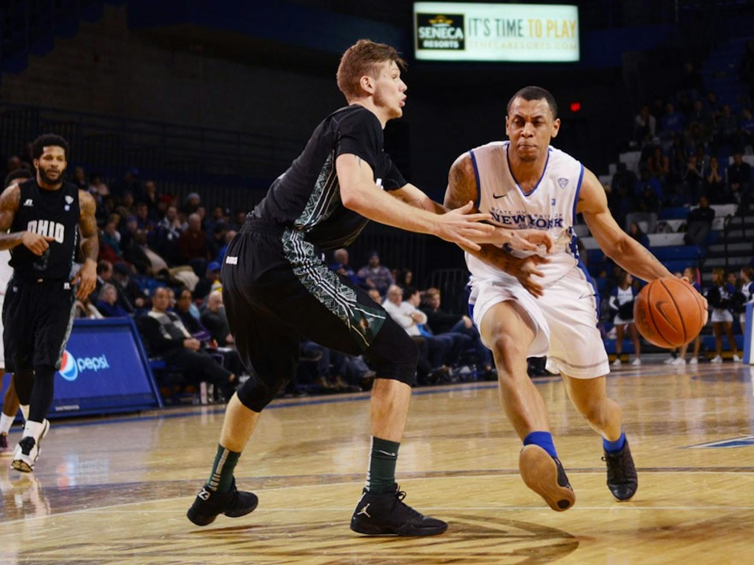 Junior guard Rodell Wigginton drives to the basket against Ohio in Buffalo's 93-66 win Tuesday night. Wigginton had a career-high 20 points.