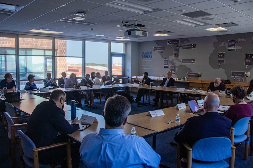 <p>The Faculty Senate Executive Committee voted unanimously in favor of a resolution that would implement a two-day fall break during the 2023-24 academic year.</p>