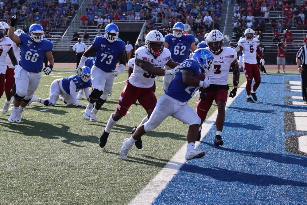 Running back Jaret Patterson scores his first of two rushing touchdowns on the day against the Temple Owls.