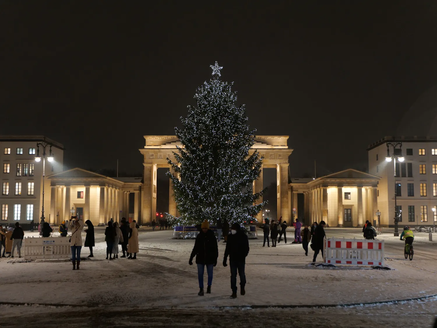 The Spectrum lists the five holiday songs that you shouldn't let fly under your radar this Christmas.