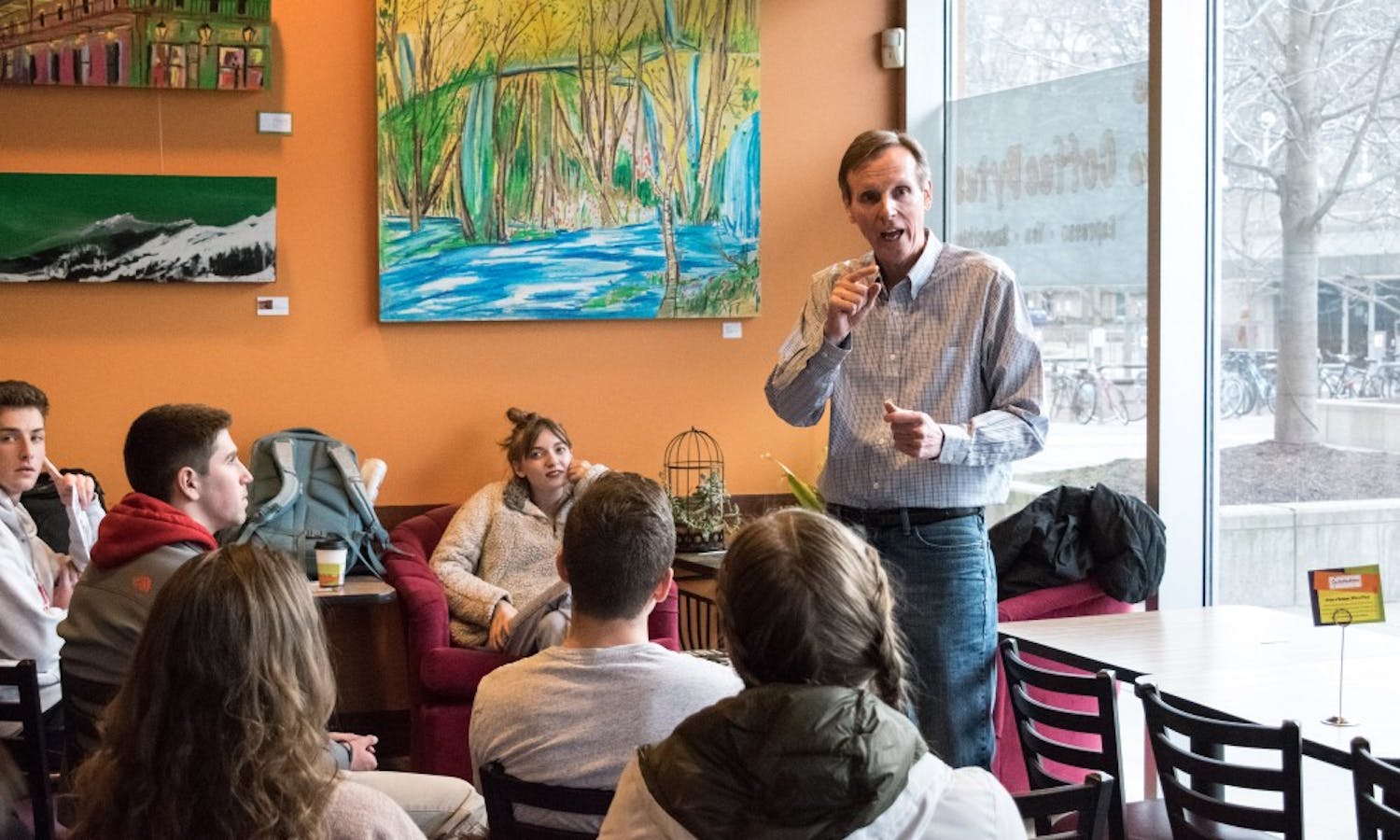 The UW-Madison College Democrats hosted gubernatorial candidate and open government activist Mike McCabe on Tuesday to talk to students about the issues central to his campaign.