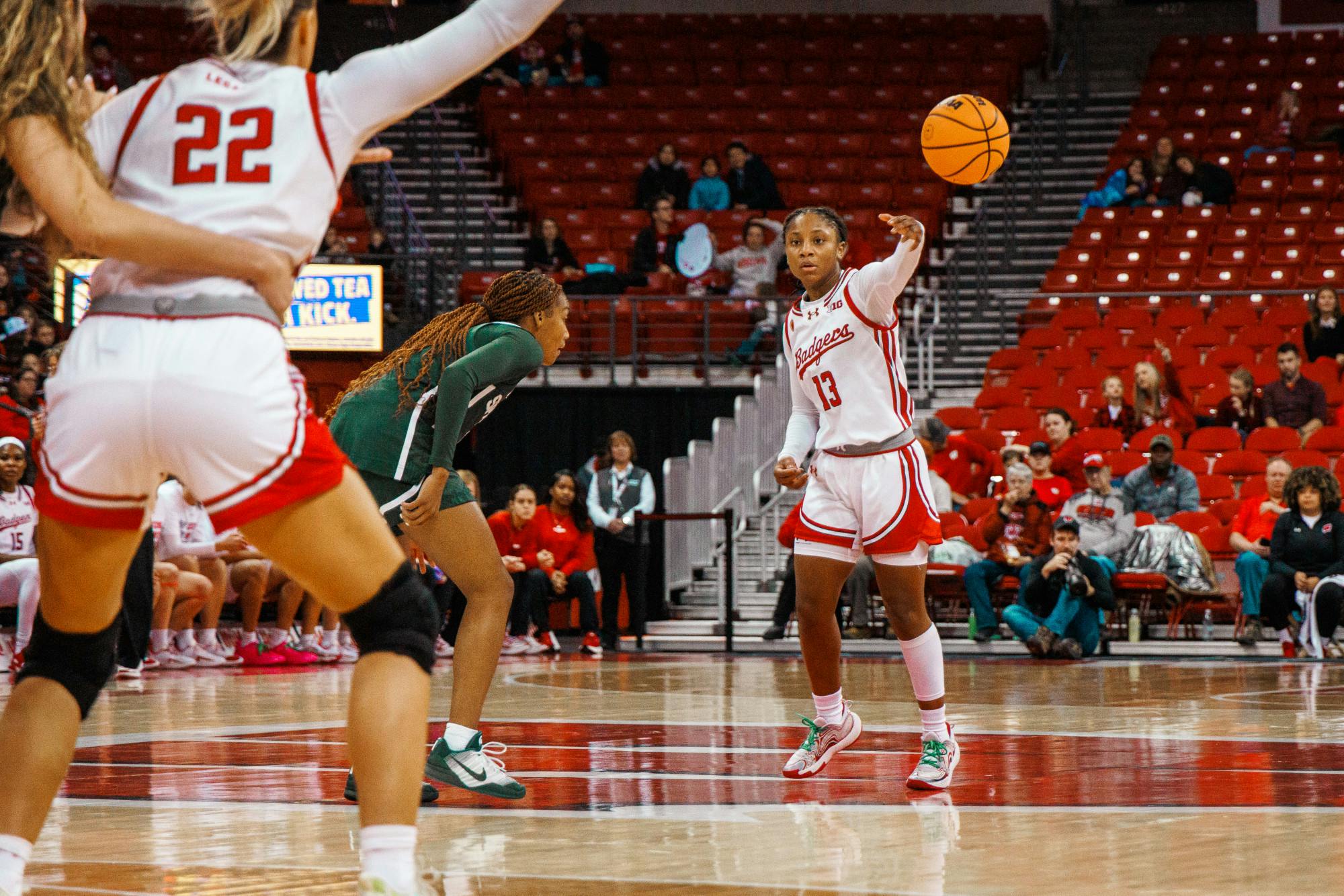 wavphotography_wbasketball_wisco_12-07-3.jpg