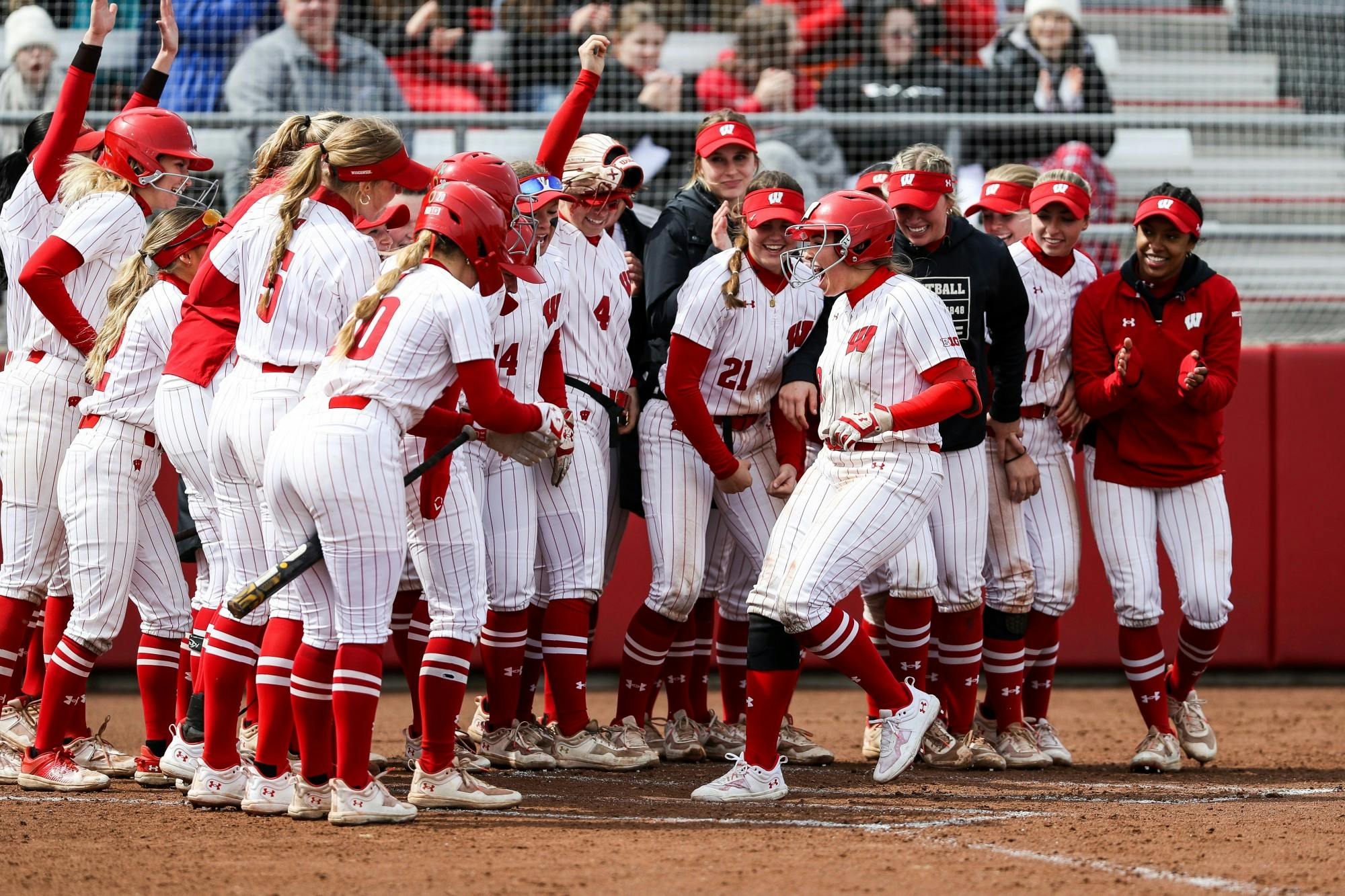 Softball vs Illinois TW 1141.jpg